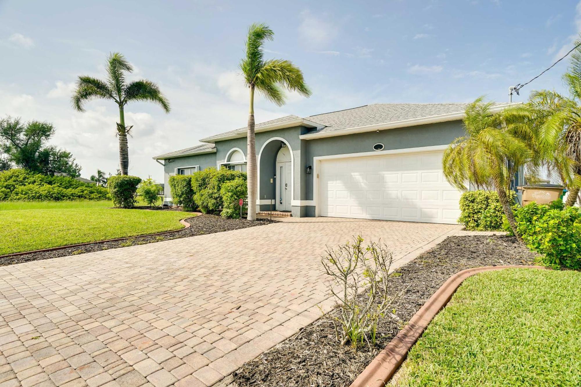 Modern Home With Patio And Grill In Cape Coral! Exterior photo